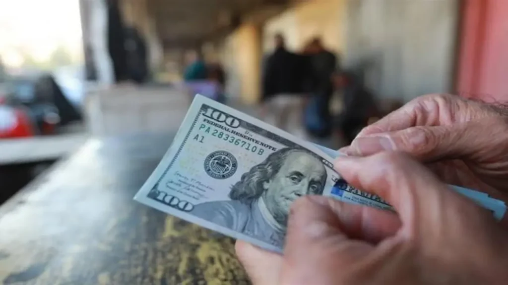 تحرك جديد.. أسعار الدولار مقابل الجنيه في البنوك المصرية خلال تعاملات السبت